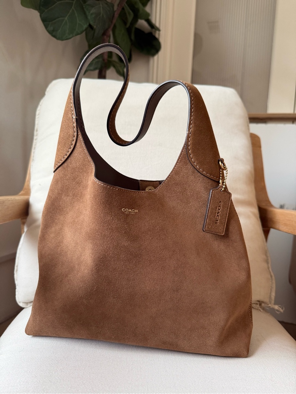 Brooklyn Shoulder Bag 28 Suede Hobo Bag in Cognac Brown - Picture 5 of 10